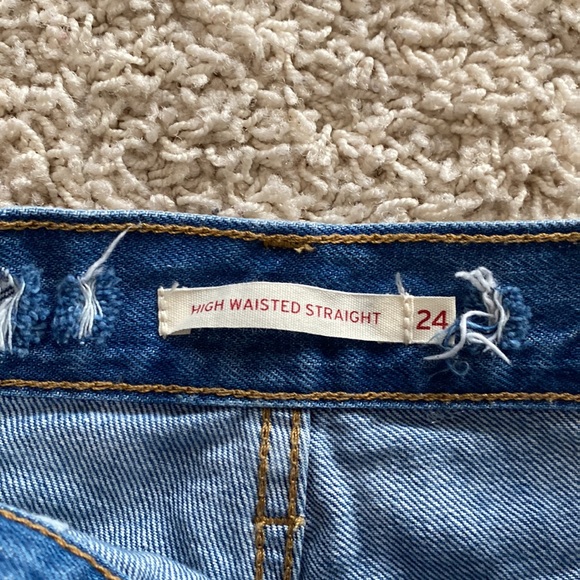 Levi’s High Waisted Distressed Straight Jeans - Picture 4 of 4